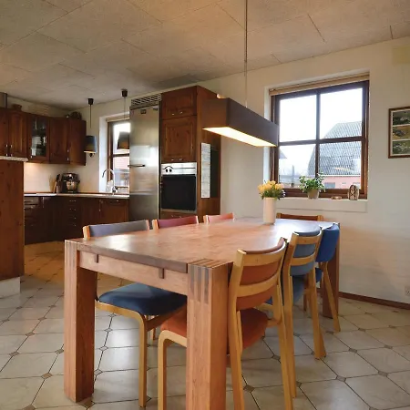 Dom wakacyjny Five-bedroom Holiday In Outrup *