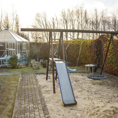 Dom wakacyjny Five-bedroom Holiday In Outrup